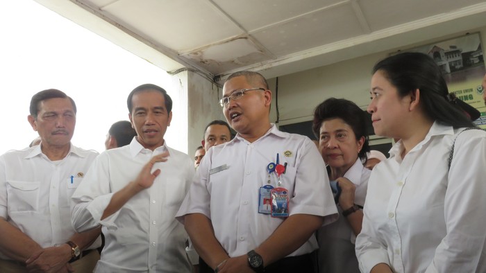 Didampingi Puan, Jokowi Cek Layanan Kesehatan Pasien Kabut Asap di Sumsel