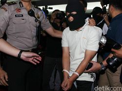 Cerita Leopard Minta 100 Bitcoin yang Jadi Inspirasi 13 Bom di Jakarta