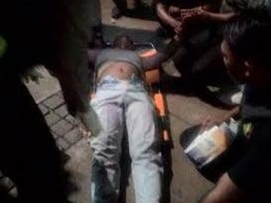 Cedera Otot, Satu Buruh Terkapar di Jalan dan Dievakuasi Tim Medis