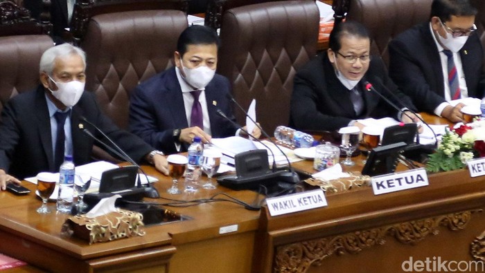 DPR Gelar Paripurna Pertama yang Tak Dipimpin Novanto