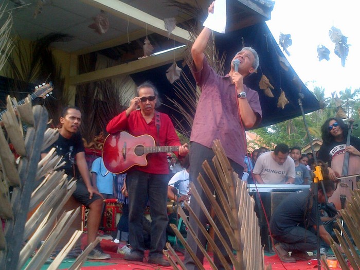 Hadiri Event Budaya, Gubernur Ganjar Diminta Beri Nama Bayi hinga Baca Puisi