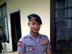 Hebat, Polisi Muda Ini Lumpuhkan 7 Penjahat Sendirian
