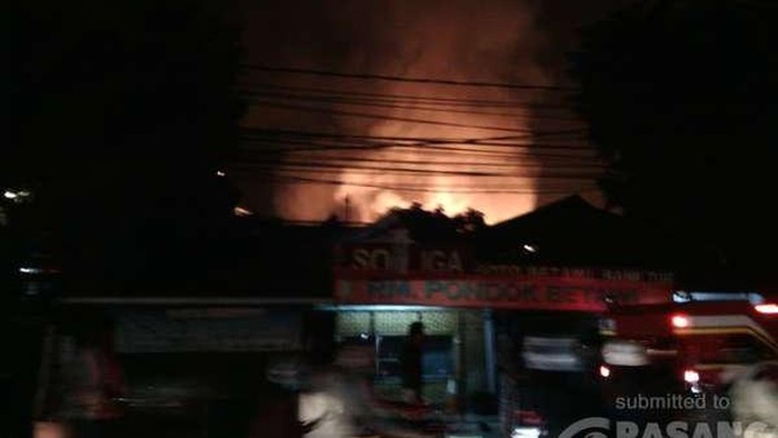21 Damkar Diterjunkan Padamkan Kebakaran di Kalideres Jakbar