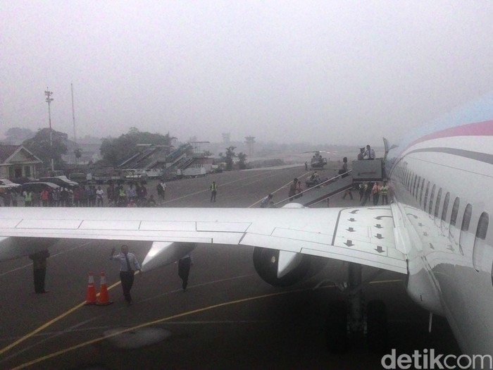 Diselimuti Asap Tipis, Dari Jambi Jokowi Bertolak ke Palangkaraya