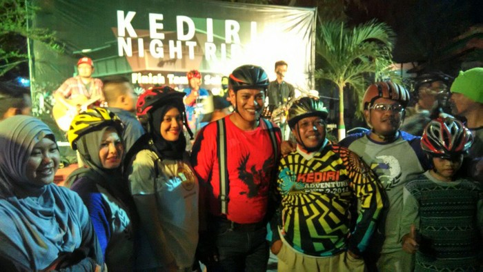 Cegah Aksi Kebut-Kebutan, Wali Kota Kediri Giatkan Bersepeda Malam