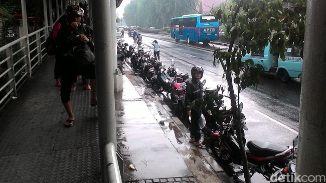 Mengintip Gebrakan Pasukan Kilat Ahok Siaga Banjir