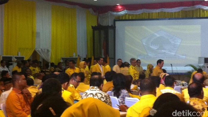JK, Ical dan Agung Laksono Duduk Semeja di Silatnas Golkar