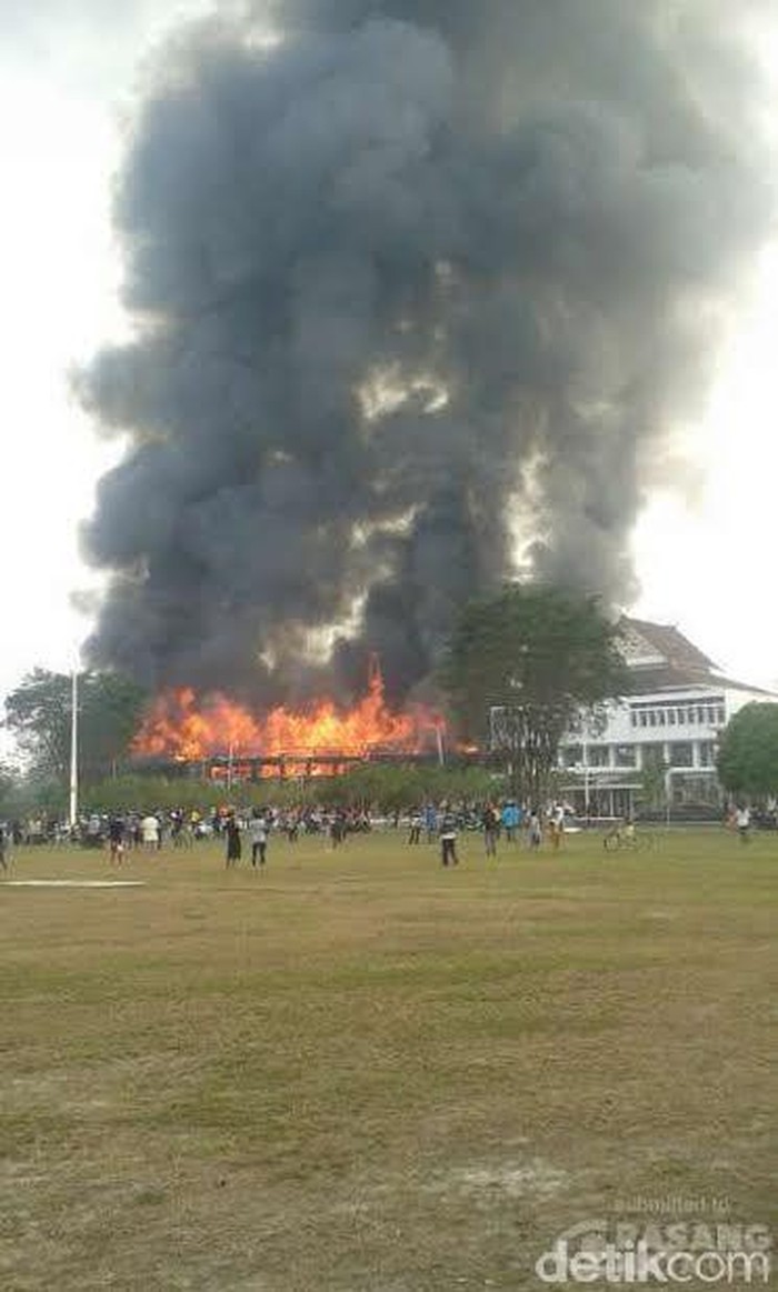 Kronologi Kebakaran Kantor Gubernur Kalteng