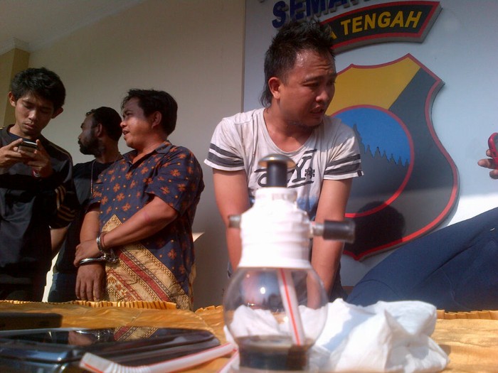 Sopir ini Pinjam Mobil Pacar untuk Mencuri Motor