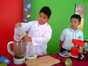 Cerita 2 Siswa SD Semarang yang Juara di Korea Berkat Anti-Rayap Alami