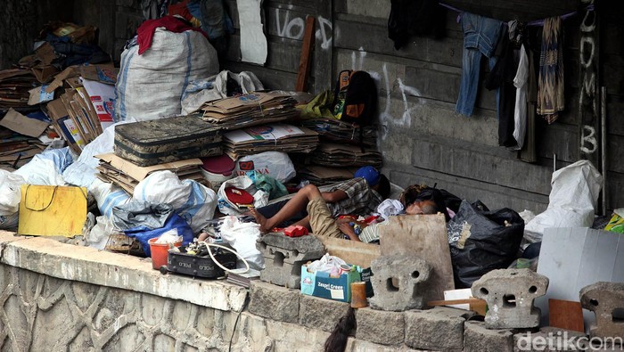 Tingkat Kemiskinan RI Turun, Pengamat: Terbantu Inflasi Rendah