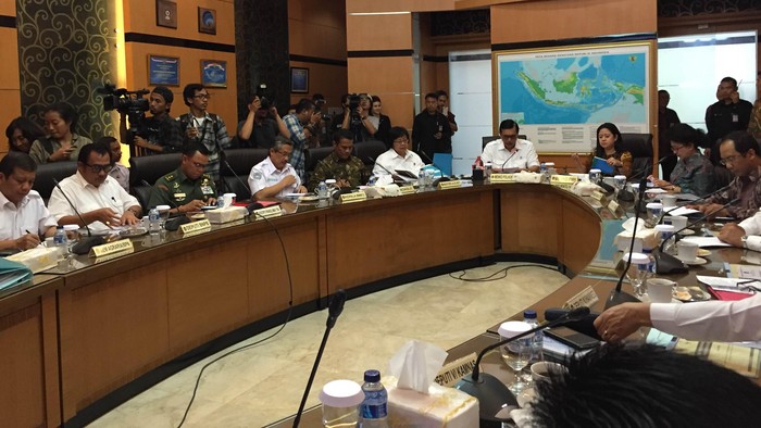 Menko Luhut dan Menko Puan Rapat Bahas Penanganan Asap