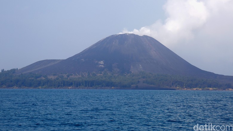 Gunung Anak Krakatau Erupsi Kecil