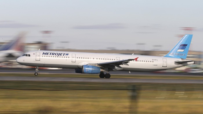 The Metrojets Airbus A321 with registration number EI-ETJ that crashed in Egypts Sinai peninsula, takes off from Moscows Domodedovo airport, Russia, in this picture taken October 20, 2015. The Russian airline Kogalymavia, whose jet Airbus A321 crashed in Egypt killing everyone on board, said on Monday the crash could not have been caused by technical faults or human error. Picture taken October 20, 2015. REUTERS/Marina Lystseva