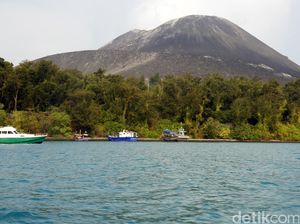 Gunung Anak Krakatau Erupsi Lagi, Status Waspada