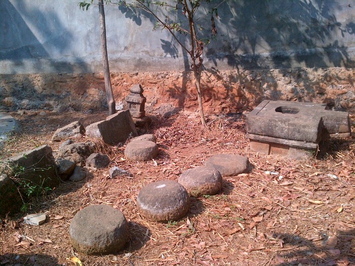 Batu Bulat Berbaris dan Arca Sapi di Semarang Rusak karena Dikira Benda Biasa