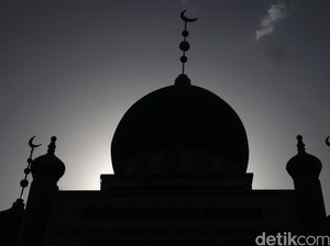 Saudi Setop Salat Berjemaah demi Cegah Corona, 70 Ribu Pasien Sembuh di China