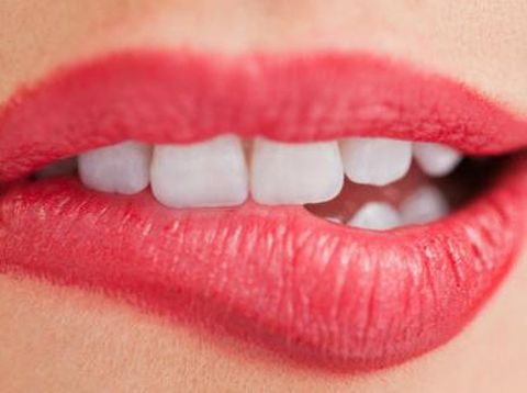 Ini Alasan Kenapa Bibir dan Kulit Leher Perlu Dirawat 