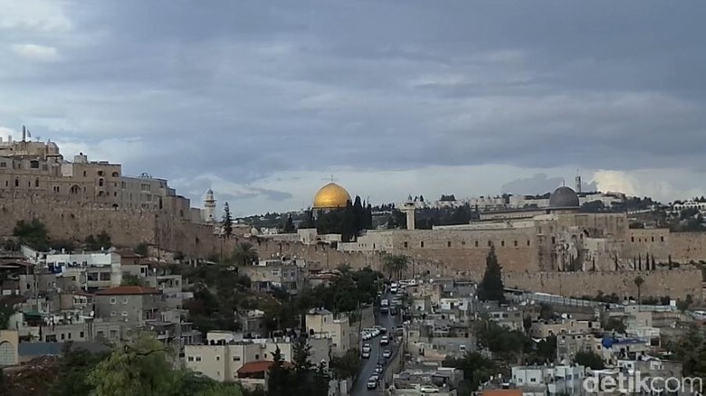 Masjid Al Aqsa dari Bukit sion Masjid Al Aqsa dari Bukit sion