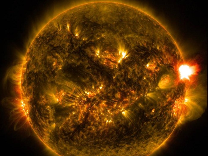Observatorium Dinamika Matahari NASA merekam badai matahari pada 12 Januari 2015