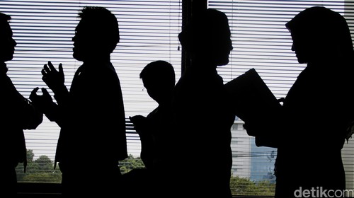 kekompakan pekerja kantor dalam satu tim kerja. detikfoto/dikhysasra