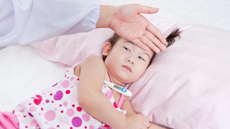 Ilustrasi anak demam /Foto: thinkstock Ilustrasi anak demam /Foto: thinkstock
