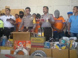 Spesialis Pembajak Truk Beraksi di Tol Digulung