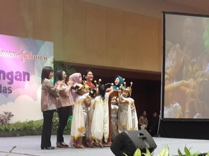Ibu Negara Iriana Ajak Masyarakat Perang Melawan Cacingan