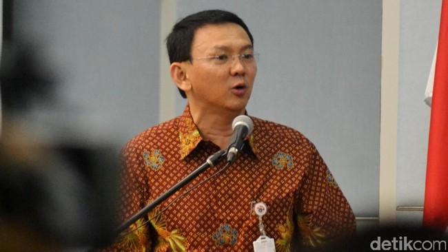 Aksi Ahok Pantang Mundur Melawan Preman Sampah