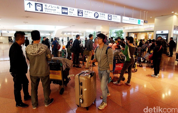 Ibukota Jepang, Tokyo memiliki dua bandara internasional yakni Bandara Internasional Narita dan Haneda. Bandara Haneda yang berada di pusat Tokyo ini, memiliki bangunan arsiretuk yang modern dan megah, serta sentuhan teknologi tinggi. Rengga Sancaya/detikcom.