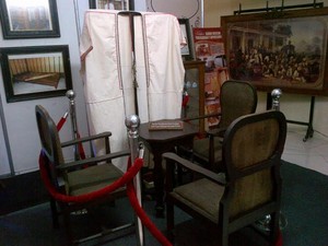 Melihat Kursi, Kitab Strategi, dan Jubah Pangeran Diponegoro yang Bersejarah