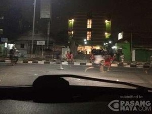 Remaja Tawuran di Tanah Abang Bawa Bambu Sampai Samurai