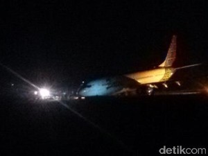 Evakuasi Pesawat Batik Air Masih Berlangsung, Pesawat Belum Bisa Digeser