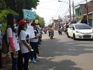 Keren! Komunitas Pelajar Ini Ajak Warga Bekasi Hidup Bersih