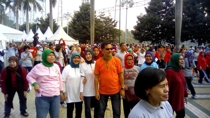 Peringati Hari Agraria, Menteri Ferry Senam Pagi Bareng Vicky Burky di GBK