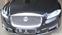 Saat itu, Jaguar XJ yang ditumpangi Novanto juga mengenakan pelat RI 6. (Foto: Lamhot Aritonang)