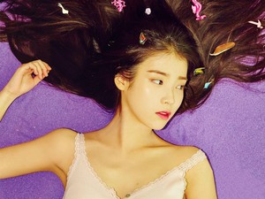 2 Lagu Hits IU Ini Diunduh 2,7 Juta Kali di 2015
