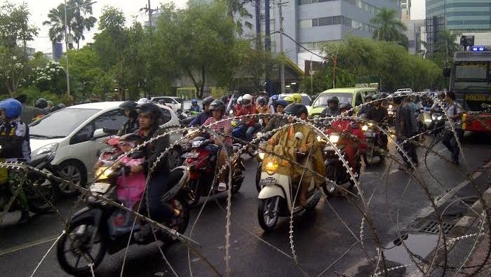 Demo Buruh Bubar, Arus Lalin Jalan Gubernur Suryo Lancar