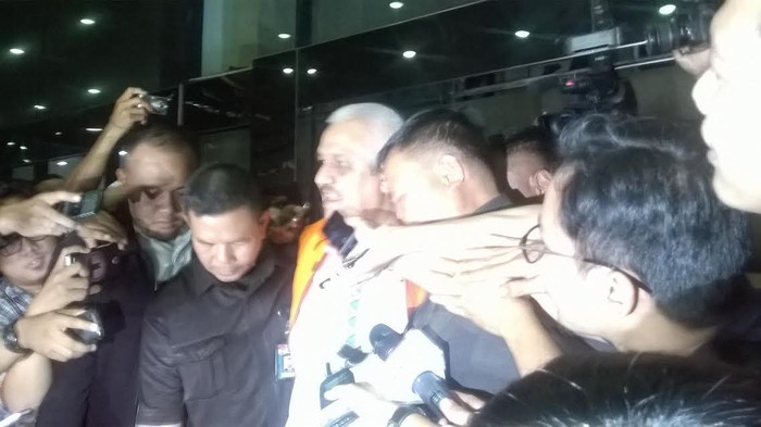 KPK Tahan Ketua DPRD Sumut Cs