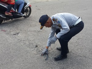 Membuntuti Iskandar, Petugas Dishub yang Rajin Punguti Ranjau Paku Jalanan