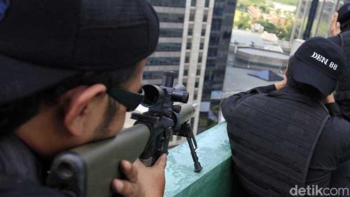 Pasukan densus 88 mabes polri melakukan latihan menembak jitu di jakarta. ari Saputra/ilustrasi/detikfoto