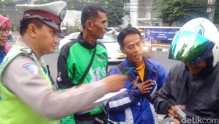 Pemotor Lawan Arus di Jl Proklamasi Ditindak Polisi, Go-Jek Dilibatkan