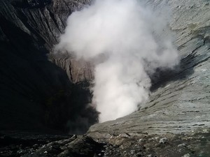 Gunung Bromo Berstatus Waspada, Aktivitas Vulkanik Mengalami Kenaikan