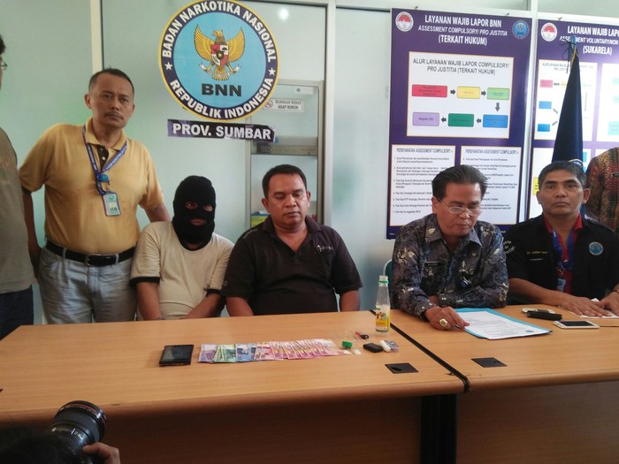 Oknum Ketua Organisasi Wartawan di Sumbar Ditangkap karena Simpan Sabu