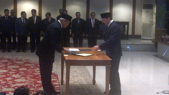 Oswar Muadzin Dilantik Jadi Deputi Gubernur, Ahok: Beliau yang Terbaik