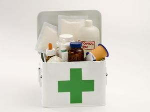 Obat-obatan yang Wajib Dibawa Saat Liburan (2)