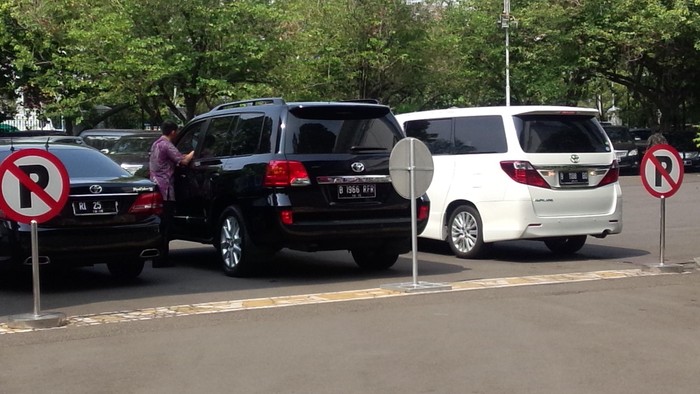 Ahok Temui Jokowi di Istana, Ada Apa?