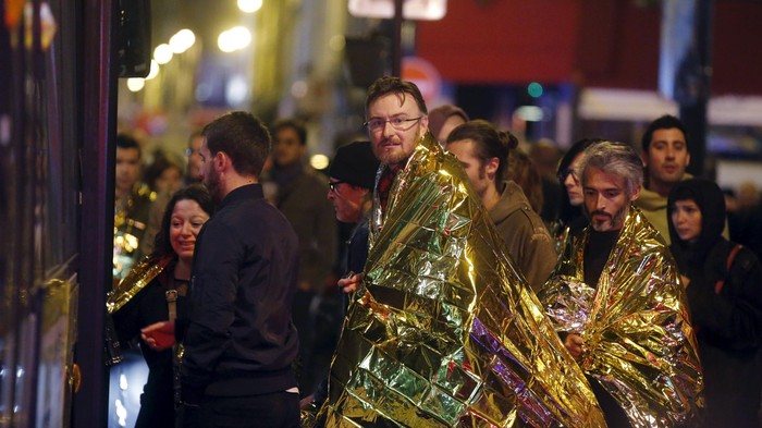 U2 Batalkan Konser di Paris