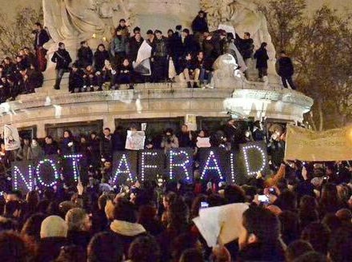Empat Jam yang Kelam, Paris Mencekam di Jumat Malam