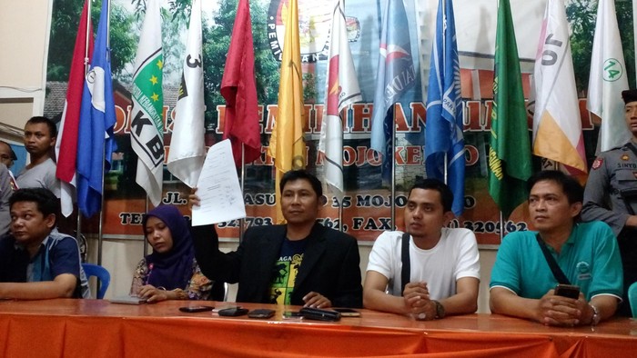 KPU Mojokerto Resmi Coret Paslon Nisa-Syah